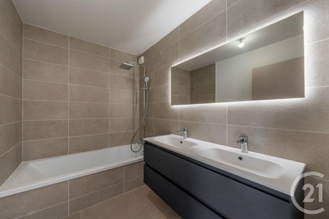 Appartement T4 à vendre - 4 pièces - 114.21 m2 - ANNECY LE VIEUX - 74 - RHONE-ALPES - Century 21 Cd Immo