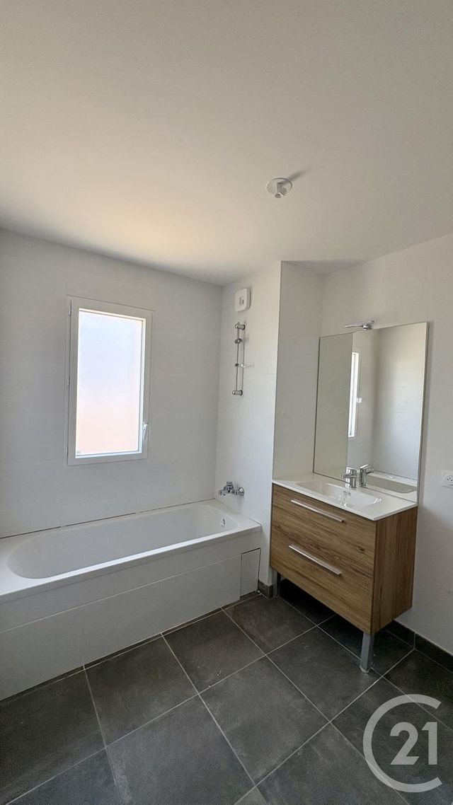 Appartement T3 à vendre - 3 pièces - 74.36 m2 - 74 - RHONE-ALPES - Century 21 Cd Immo