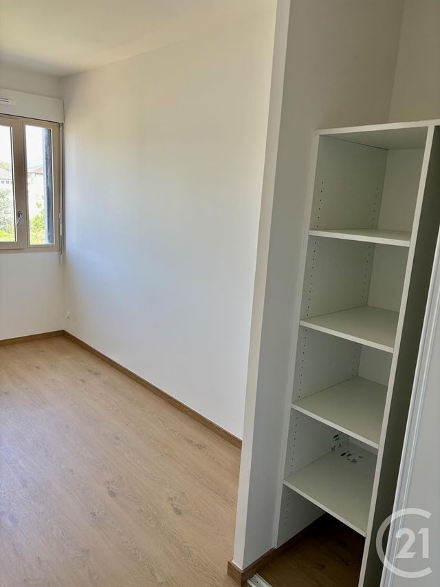Appartement T3 à vendre - 3 pièces - 74.01 m2 - MEYTHET - 74 - RHONE-ALPES - Century 21 Cd Immo
