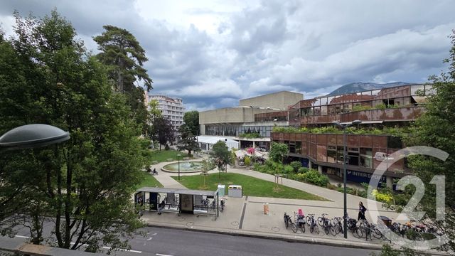 Appartement F3 à louer - 3 pièces - 80.0 m2 - ANNECY - 74 - RHONE-ALPES - Century 21 Cd Immo