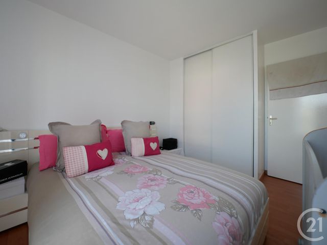 Afficher la photo en grand Appartement F4 à vendre - 4 pièces - 84.56 m2 - MEYTHET - 74 - RHONE-ALPES - Century 21 Cd Immo