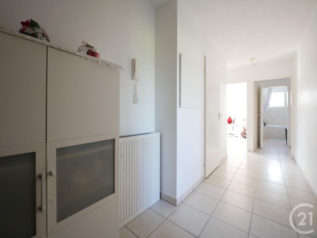 Afficher la photo en grand Appartement F4 à vendre - 4 pièces - 84.56 m2 - MEYTHET - 74 - RHONE-ALPES - Century 21 Cd Immo