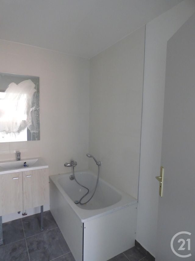 Appartement F2 à louer - 2 pièces - 49.36 m2 - RUMILLY - 74 - RHONE-ALPES - Century 21 Cd Immo