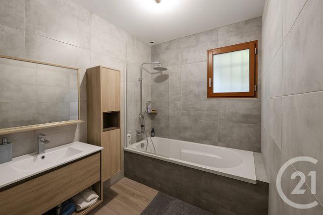Afficher la photo en grand maison à vendre - 6 pièces - 146.99 m2 - POISY - 74 - RHONE-ALPES - Century 21 Cd Immo