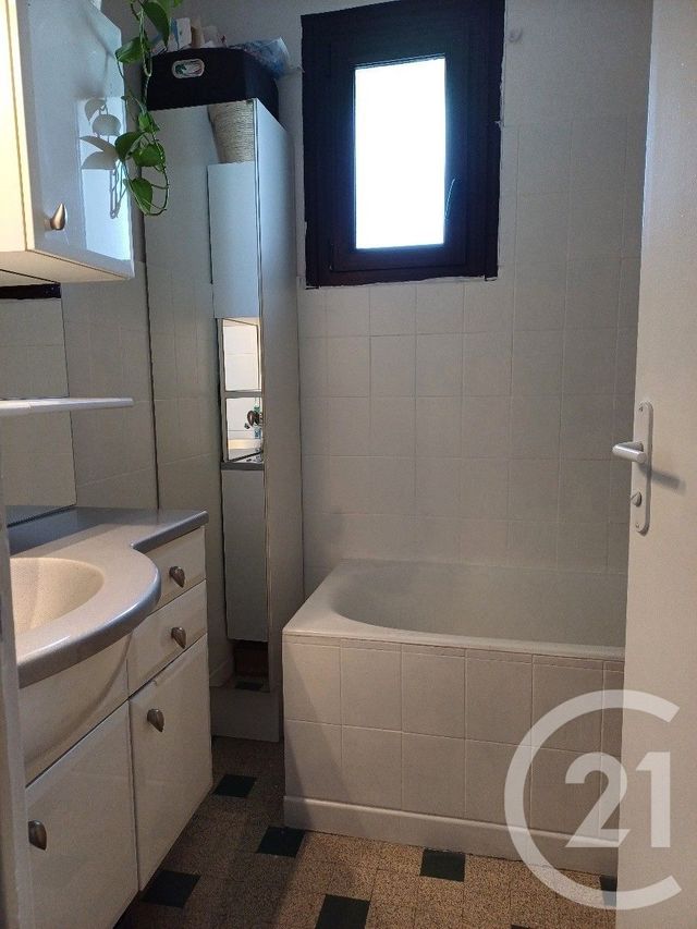 Appartement T3 à louer - 3 pièces - 53.63 m2 - ANNECY - 74 - RHONE-ALPES - Century 21 Cd Immo