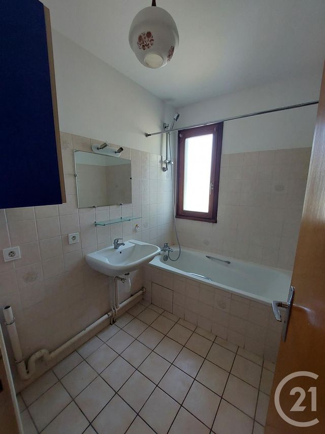 Appartement F2 à louer - 2 pièces - 53.65 m2 - RUMILLY - 74 - RHONE-ALPES - Century 21 Cd Immo