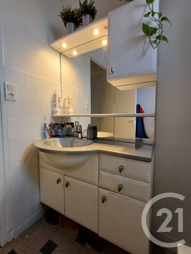 Appartement T3 à louer - 3 pièces - 53.63 m2 - ANNECY - 74 - RHONE-ALPES - Century 21 Cd Immo