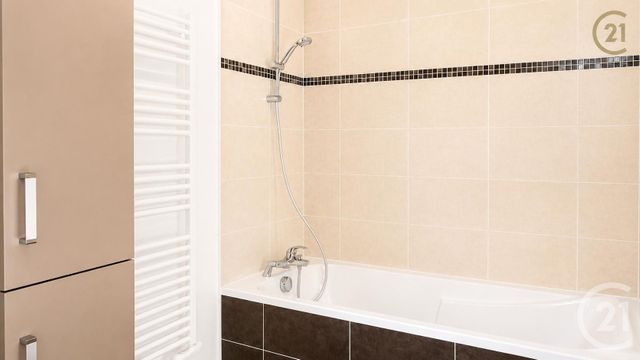 Appartement F2 à vendre - 2 pièces - 51.67 m2 - RUMILLY - 74 - RHONE-ALPES - Century 21 Cd Immo
