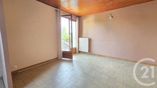 Appartement F3 à louer - 3 pièces - 82.68 m2 - SILLINGY - 74 - RHONE-ALPES - Century 21 Cd Immo