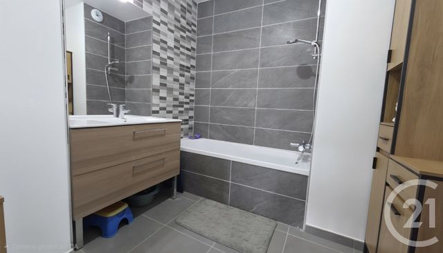 Appartement F3 à louer - 3 pièces - 65.16 m2 - LA BALME DE SILLINGY - 74 - RHONE-ALPES - Century 21 Cd Immo