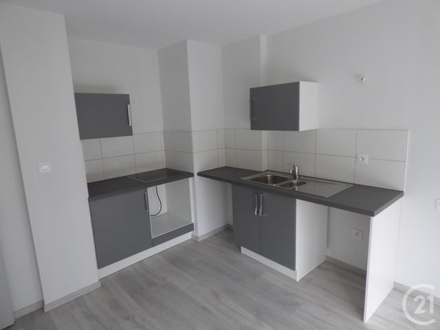 Appartement F2 à louer - 2 pièces - 54.76 m2 - RUMILLY - 74 - RHONE-ALPES - Century 21 Cd Immo