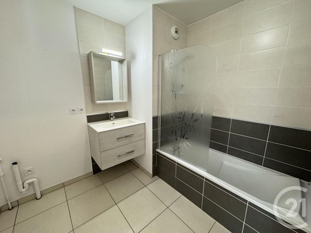 Appartement F4 à vendre - 4 pièces - 84.43 m2 - POISY - 74 - RHONE-ALPES - Century 21 Cd Immo