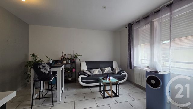 Appartement F2 à louer - 3 pièces - 48.04 m2 - RUMILLY - 74 - RHONE-ALPES - Century 21 Cd Immo