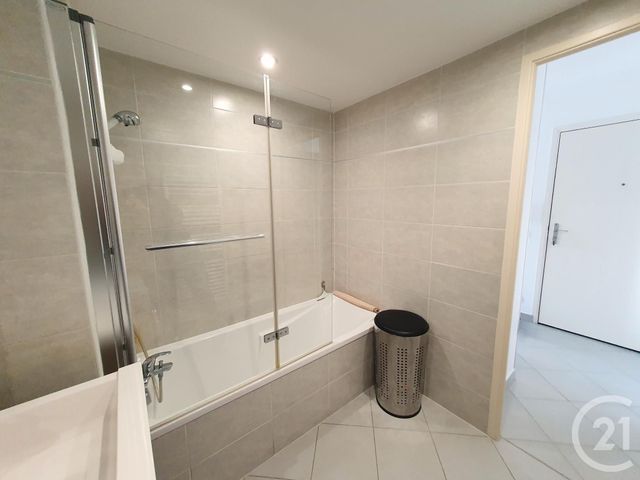 Appartement F3 à vendre - 3 pièces - 60.84 m2 - RUMILLY - 74 - RHONE-ALPES - Century 21 Cd Immo